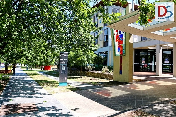 Trường Canberra Institute of Technology